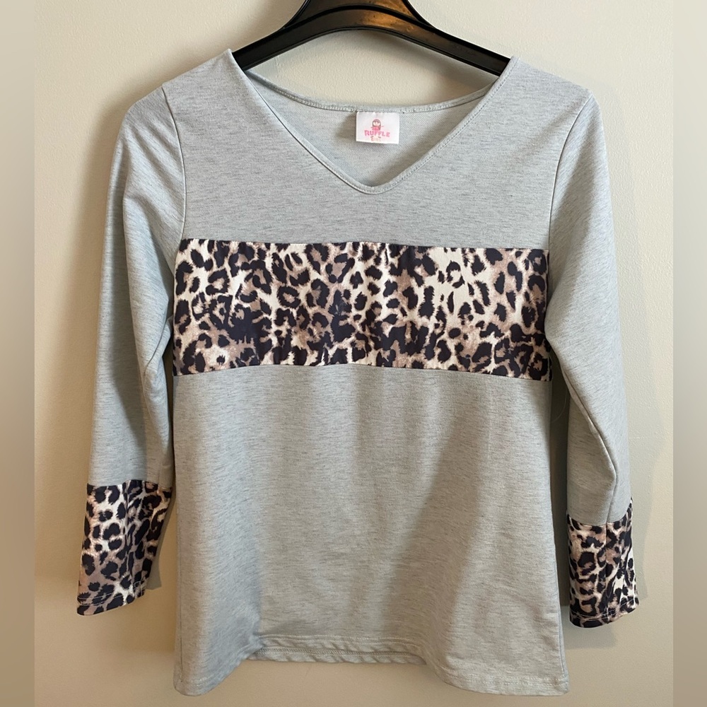 Ruffle Girl Women's Top Size Small Grey With Cheetah Print